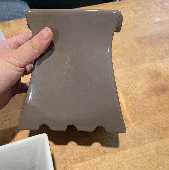 Ceramic Pet Fountain - Picture 12 of 16